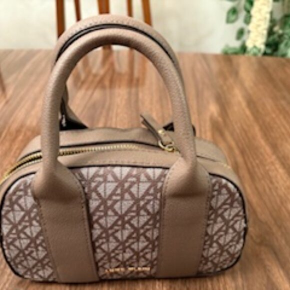 Anne Klein Handbag - Picture 1 of 5